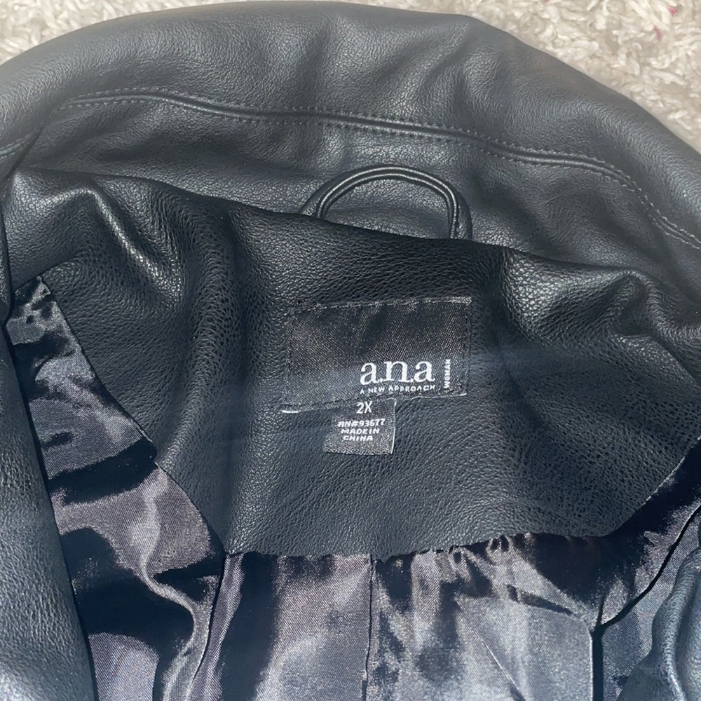 Black jacket - Picture 6 of 12